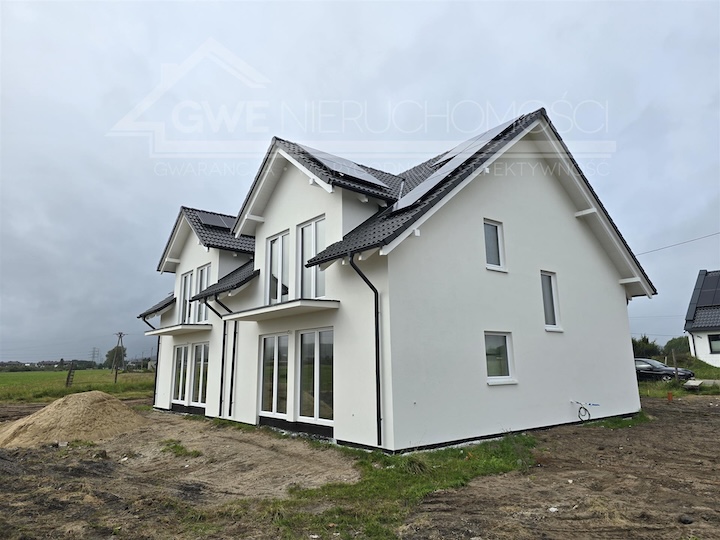 Wnętrze domu w Redzie na sprzedaż